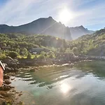 Lofoten By Lodge Nussfjord